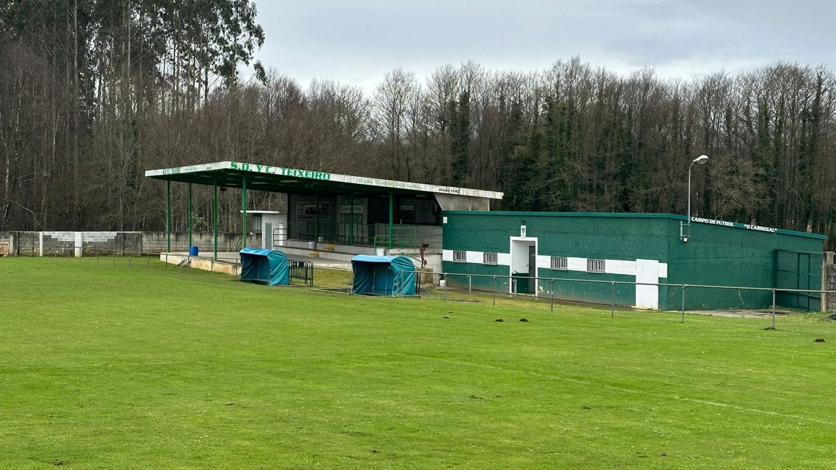 Campo de fútbol municipal del Carregal, en Curtis