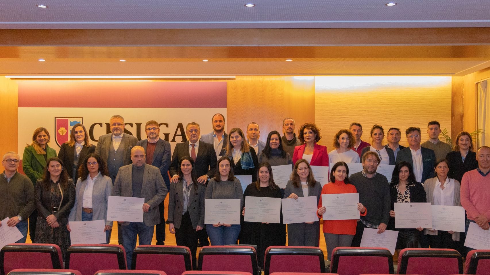 Entrega diplomas a alumnos del Programa de pymes de A Coruña