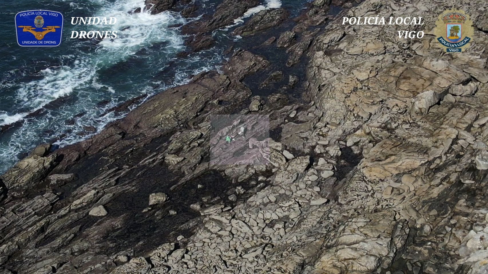 Imágenes de archivo de un dron localizando a dos mariscadores furtivos. 