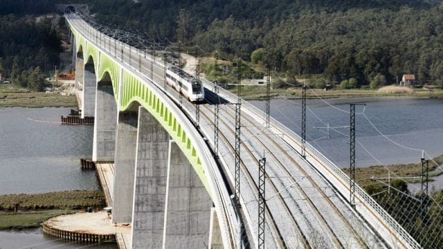 Viaducto del Ulla, entre Catoira y Rianxo. 