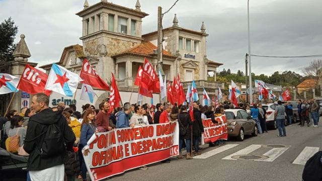 Protesta del sector de oficinas y despachos en Vigo. 
