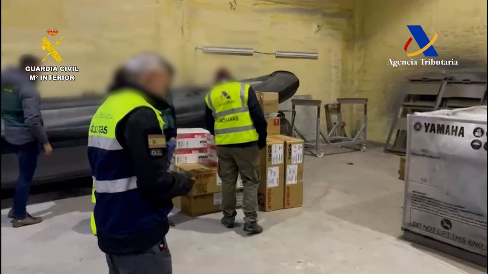 Imagen de un registro dentro de la operación 'Vodka' contra fabricantes de narcolanchas en Ourense y Pontevedra.