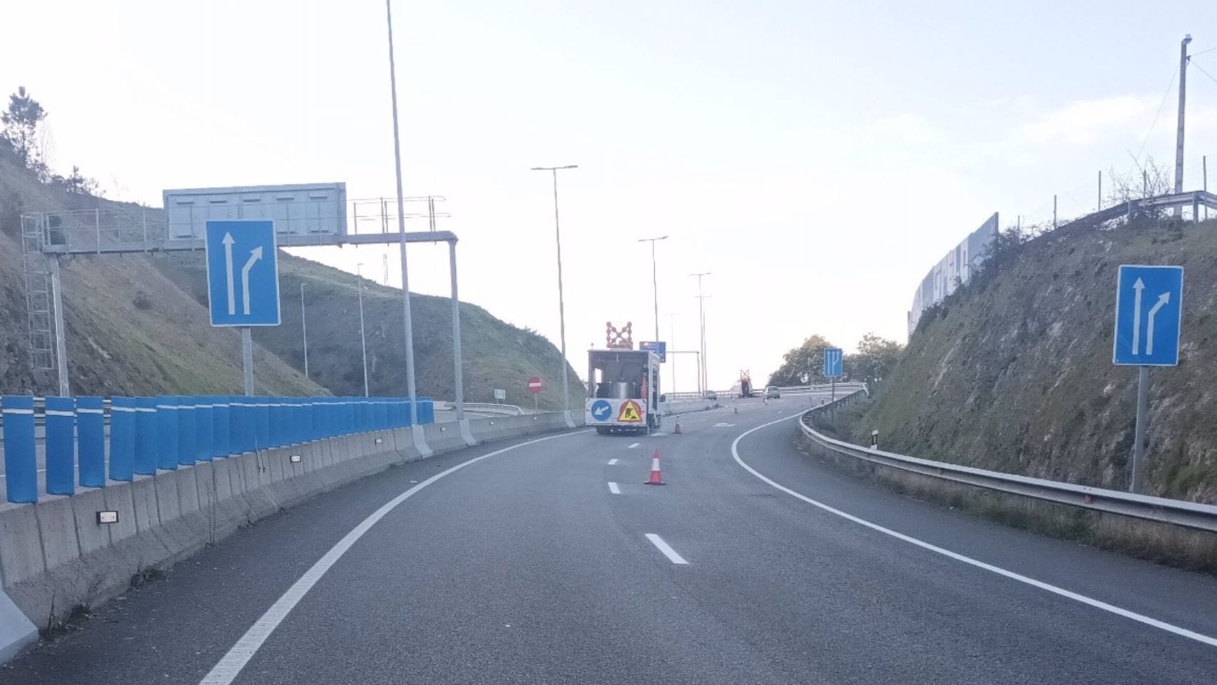 Obras de conservación en carreteras de la provincia de Ourense.