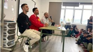 Tres jugadores del Racing de Ferrol visitaron el CEIP Juan de Lángara