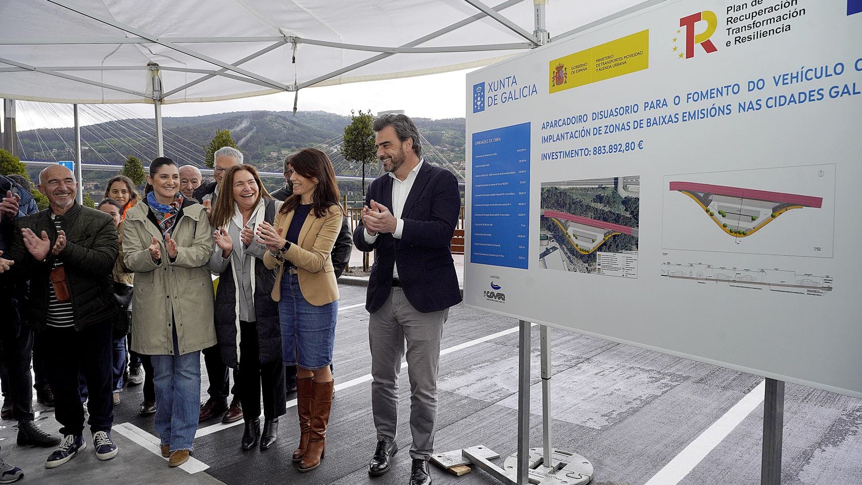 Inauguración del aparcamiento disuasorio en Domaio.