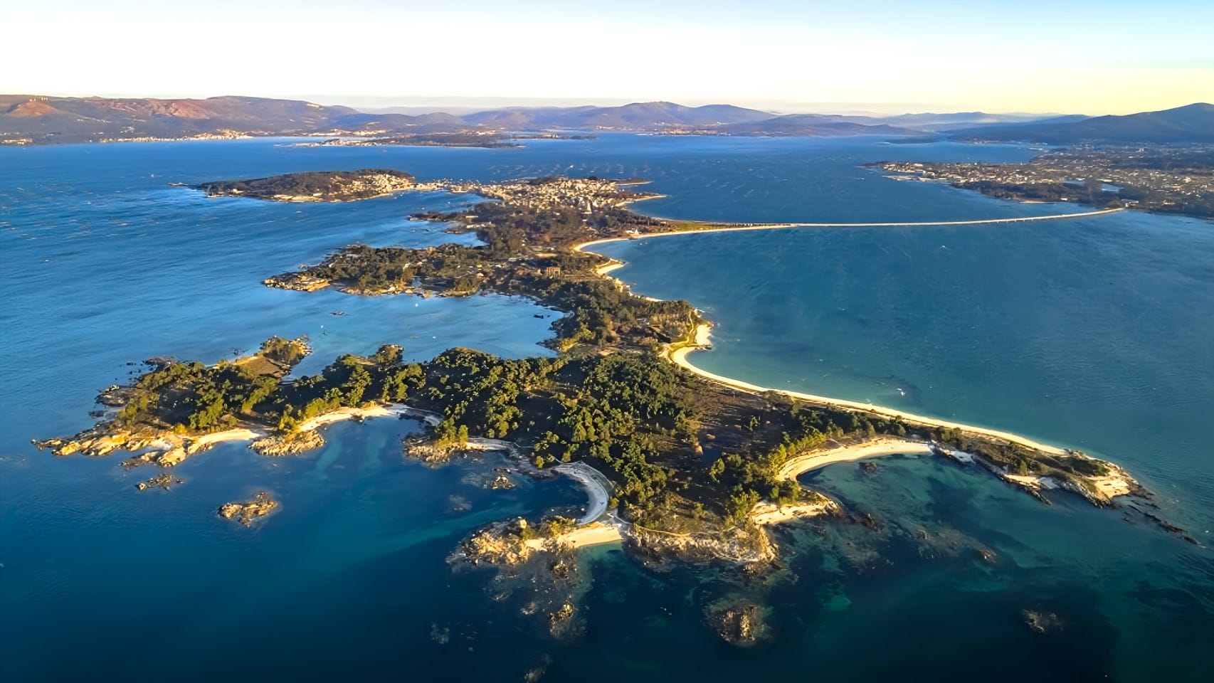 Vista aérea de la Illa de Arousa. 